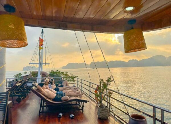 3-Hour Admiring the Sunset on Lan Ha Bay: Kayaking, Swimming - What to Bring