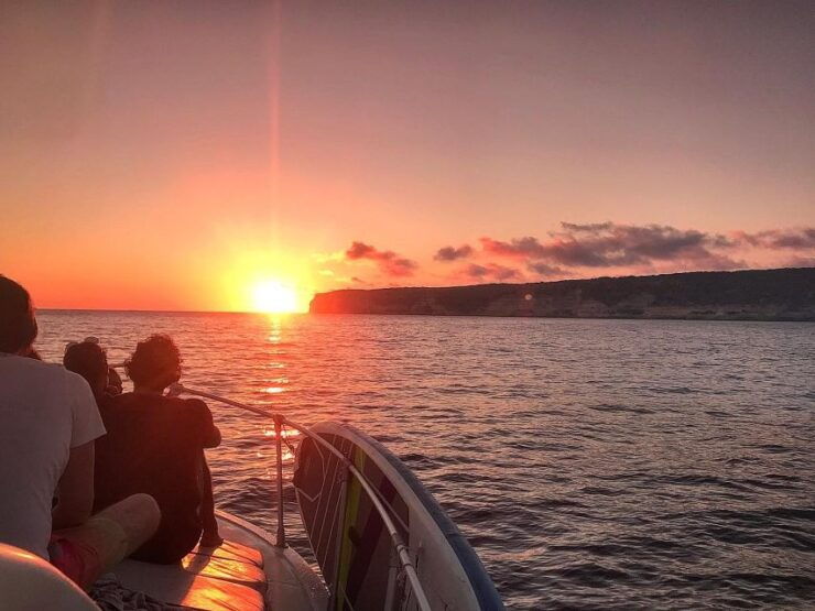 3-Hour Boat Trip at Sunset With Dolphin Sighting - Booking and Flexibility