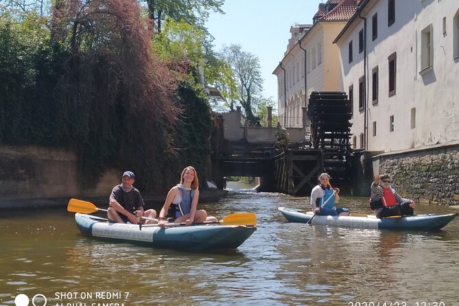 3 Hour Canoe Tour in Prague Centre - Inclusions Provided