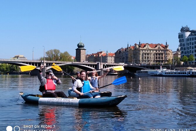 3 Hour Canoe Tour in Prague Centre - Itinerary Highlights