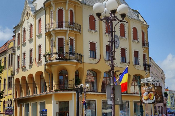 3-Hour Cultural Walking Tour of Oradea - Group Size and Pricing
