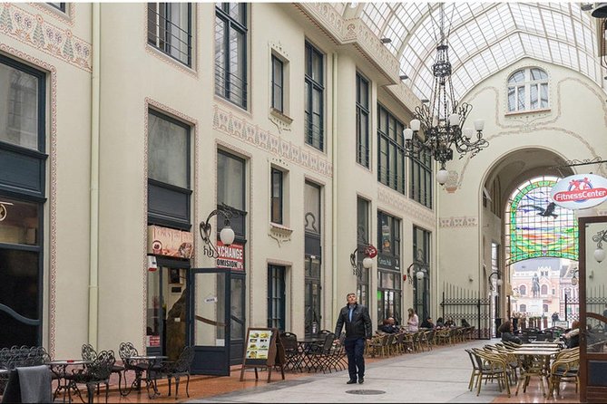 3-Hour Cultural Walking Tour of Oradea - Meeting and Pickup Details
