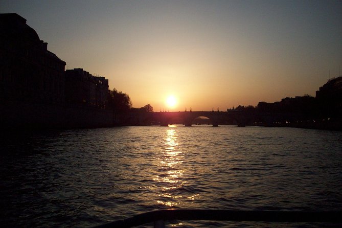 3-Hour Dinner Cruise on Seine River and Saint-Martin Canal - Overview and Features