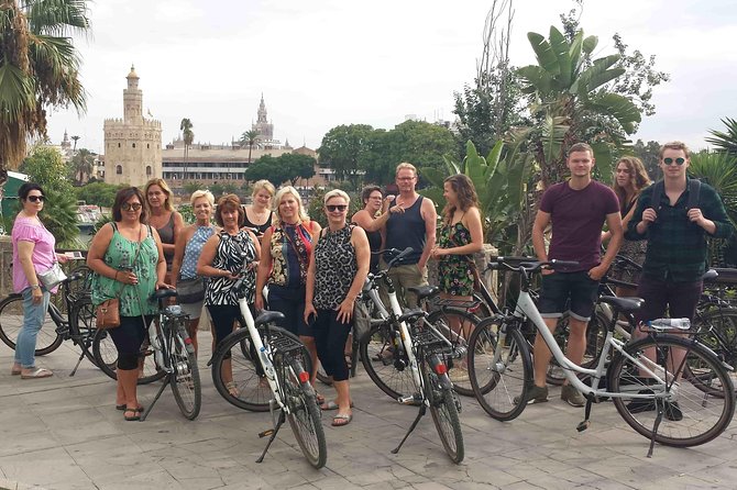 3-Hour Guided Bike Tour Along the Highlights of Seville - Suitable for Most People