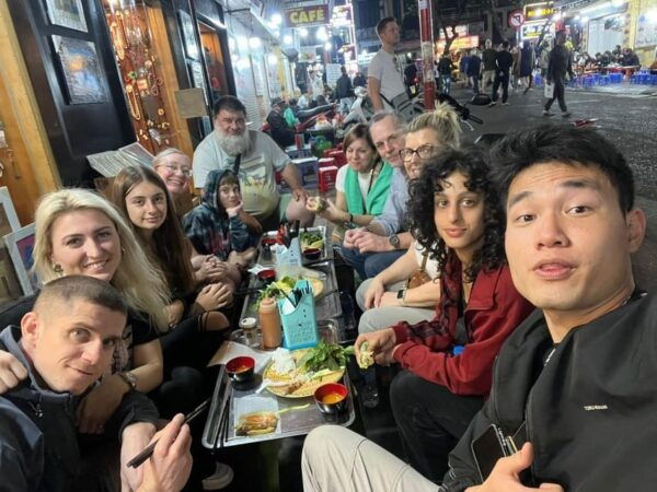 3 Hour Hanoi Foodtour by Walking - Role of the Tour Guide