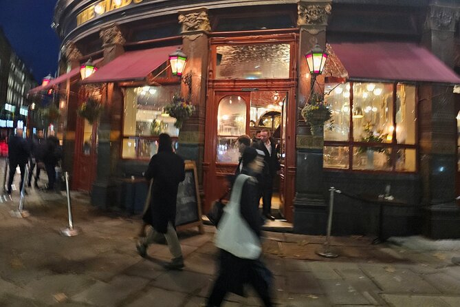 3-Hour Historic Pub Experience in London - Meeting Point