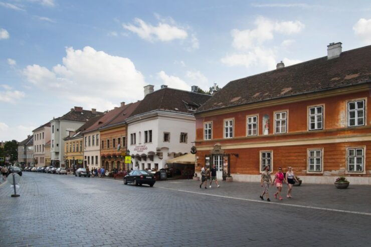 3-Hour Orientation Walking Tour of Buda and Pest - Tour Duration and Meeting Point