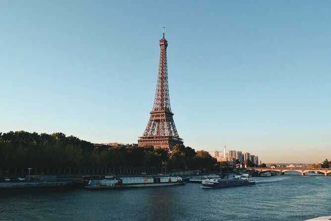 3-Hour Paris Photoshoot Guided by Professional Private Photographer - Professional Guidance for Posing and Composition