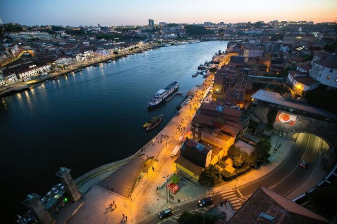 3-Hour Porto by Night Tour With Fado Show & Dinner - Selecting Participants and Date