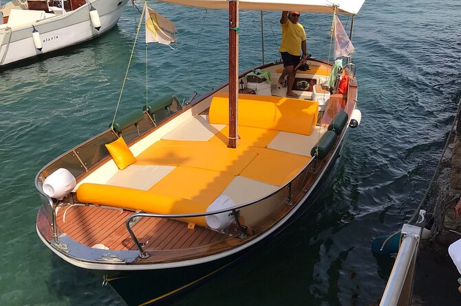 3-Hour Private Boat Activity of the Island of Capri With a Sailor - Experience the Beauty of Capri