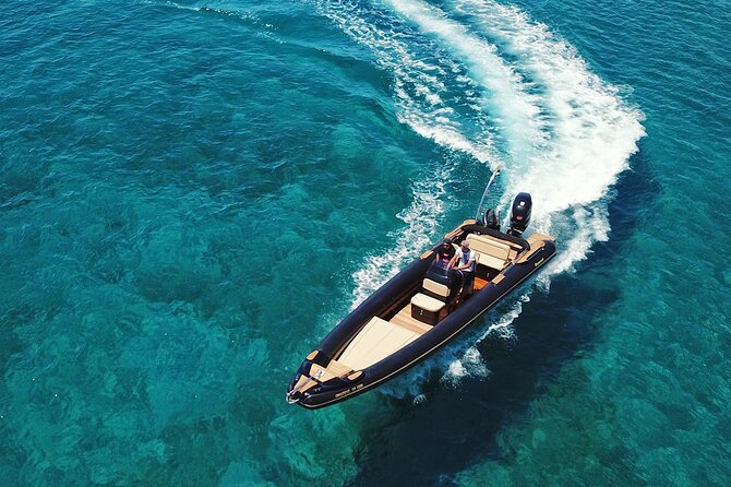 3 Hour Private Cruise – South Coastline Of Mykonos - Onboard Amenities