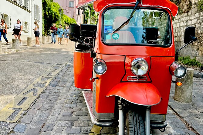 3-Hour Private Electric Tuktuk Tour in Paris - Meeting and Pickup