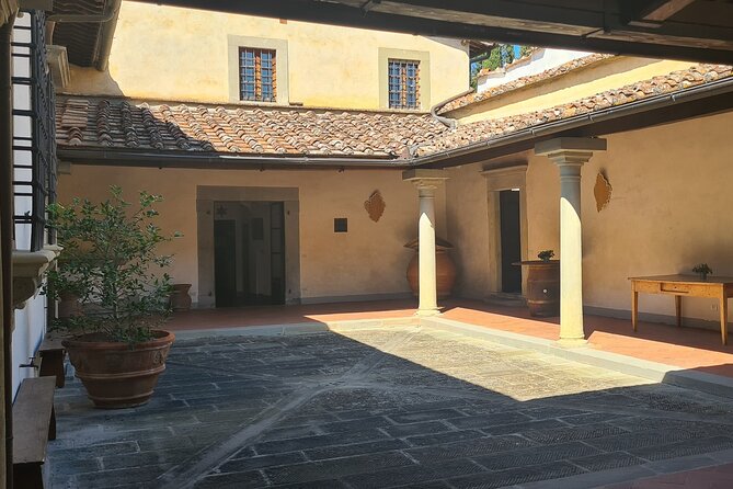 3 Hour Private Horse Ride to a Castle for Lunch and Wine Tasting - Meeting and Logistics