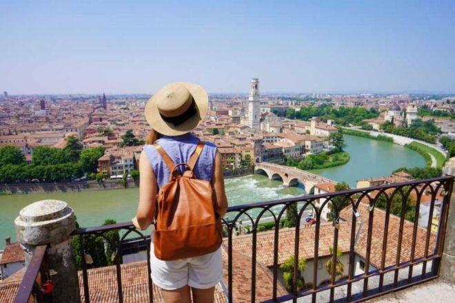 3 Hour Shared Walking and Aperitivo Tour of Verona - Experience Description