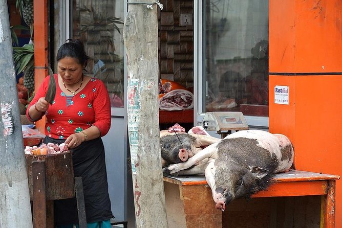 3-Hour Thamel Sightseeing Tour by Rickshaw in Kathmandu - Nepalese Restaurant Lunch