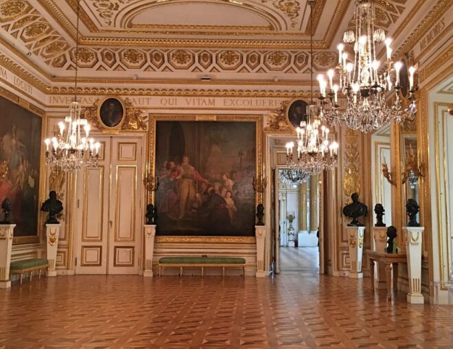 3 Hour: Warsaw Old Town With Royal Castle /Inc. Pick-Up/ - Transportation and Accessibility