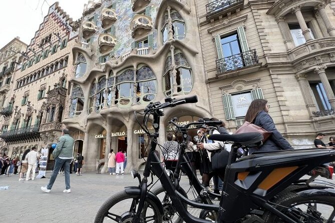 3 Hours Barcelona Guided Gaudi E-Bike Tour - Uncover the Beauty of Casa Batlló