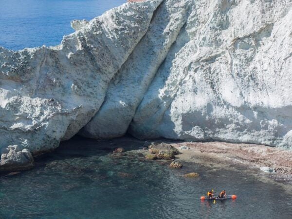 3 Hours Guided Tours in Transparent Kayaks - Accessibility and Inclusions