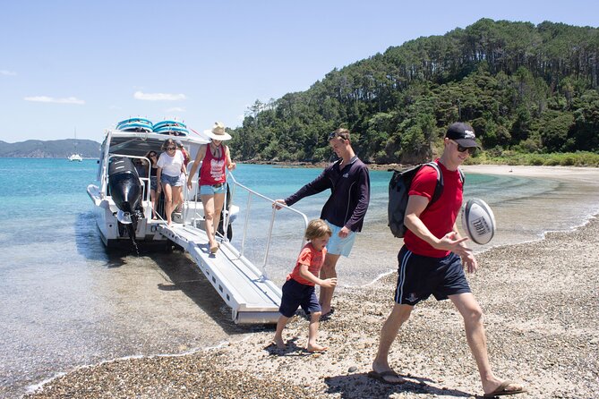 3 Hours // Hole in the Rock Cruise & Bay of Islands Tour - Tour Highlights and Activities