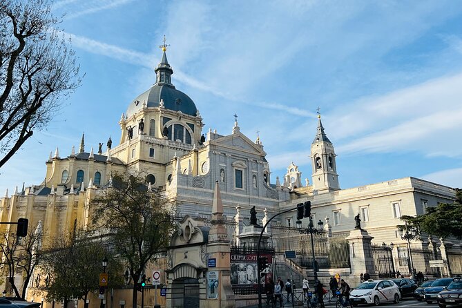 3 Hours Private Madrid City Tour Guide - Itinerary Overview