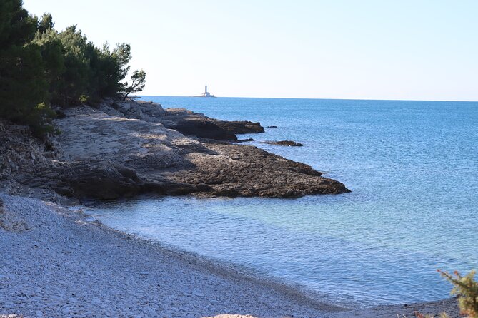 3 Hours Private Wine and Sunset Tour - Group Size and Accessibility