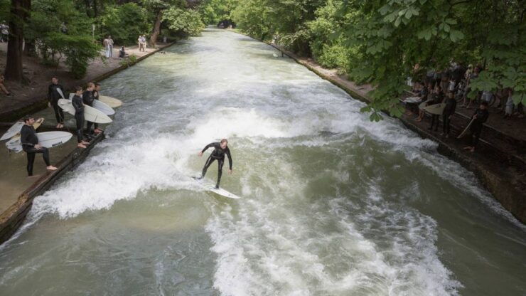 3 Hours Surfing Eisbachwelle, München (Surfing Germany) - Surfing at Eisbachwelle: The Ultimate Experience