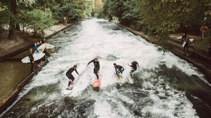 3 Hours Surfing Eisbachwelle, München (Surfing Germany) - Surfing in the English Garden: A Surfers Paradise