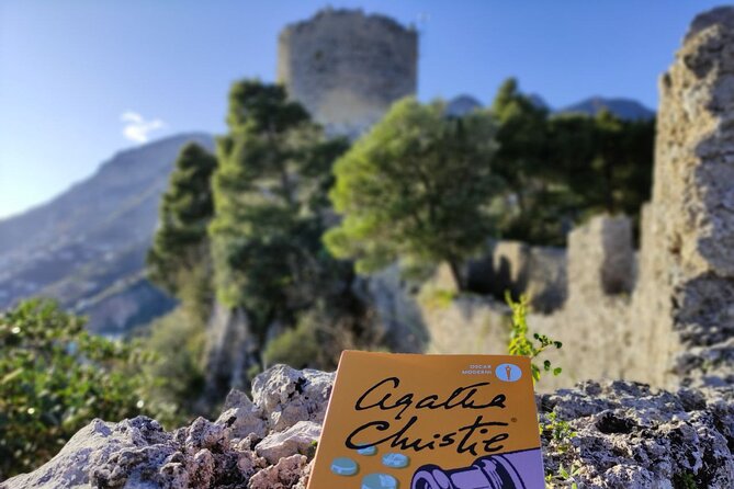 3 Hours Trekking With Crime on the Amalfi Coast - Agatha C. - Crime Scene Exploration