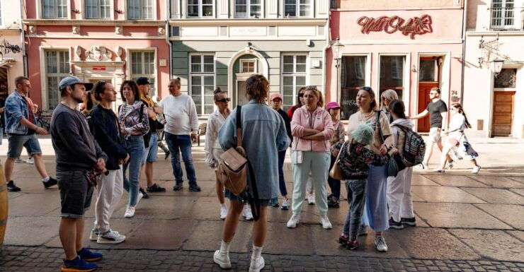 3 Hours Walking Guiding Tour in Old and Main Town of Gdansk - Key Points