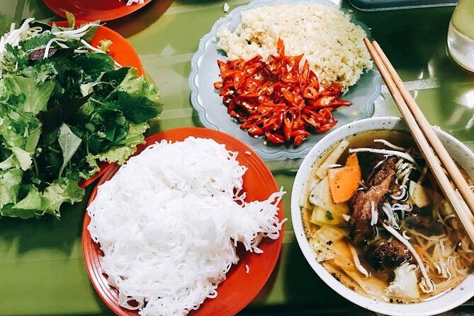 3 Hours Walking Street Food Tour With a Taste of Hanoi - Must-Visit Street Food Stalls
