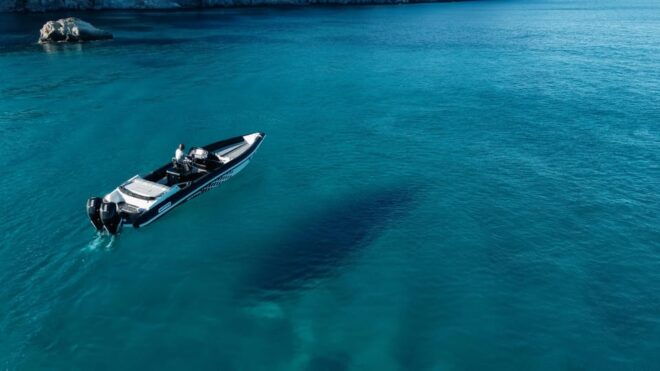 3 Islands Private Cruise: Milos - Polyaigos - Kimolos - Islands to Explore