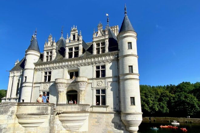 3 Loire Castles Live Guided Small Group by Mercedes Minivan - Castles of the Loire Valley