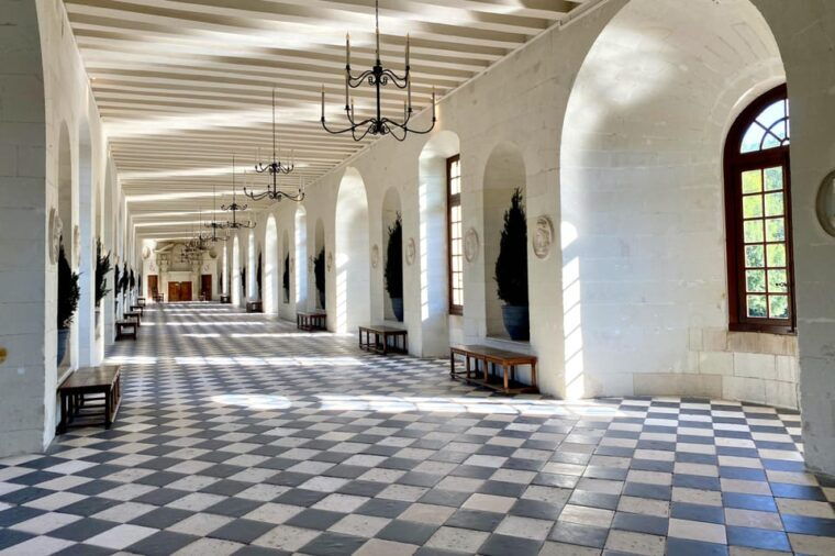 3 Loire Castles Live Guided Small Group by Minivan Winery - Château De Chambord: a Marvel of Renaissance Architecture