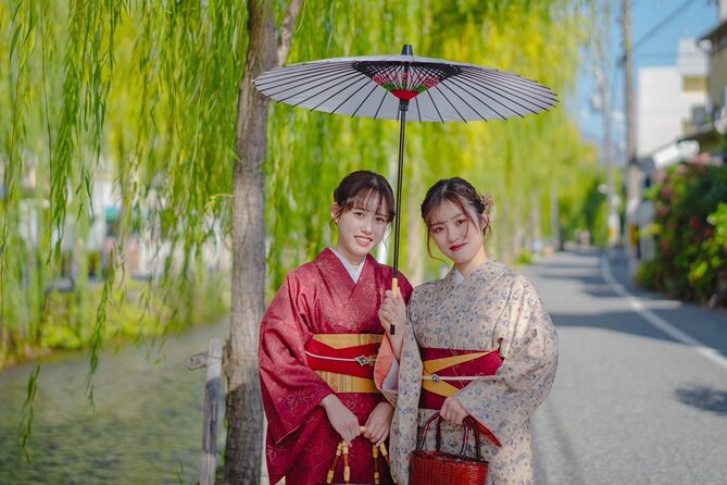 3-Minute Walk to Kiyomizu-Dera Temple in Kyoto. You Can Explore Tourist Spots and the Town All Day in a Yukata (Kimono) Plan. (Return by 17:00) - Enjoying the Town in a Yukata (Kimono)