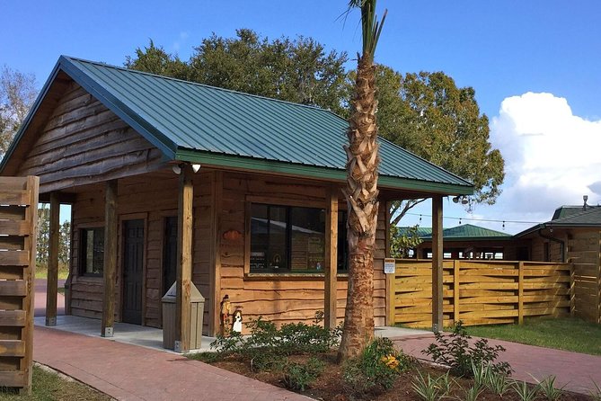 30-Minute Airboat Ride, Lunch, Gem Mining and Park Admission - Group Activities