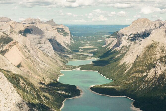 30 Minute Helicopter Tour over Lake Minnewanka, Banff - What the Tour Entails