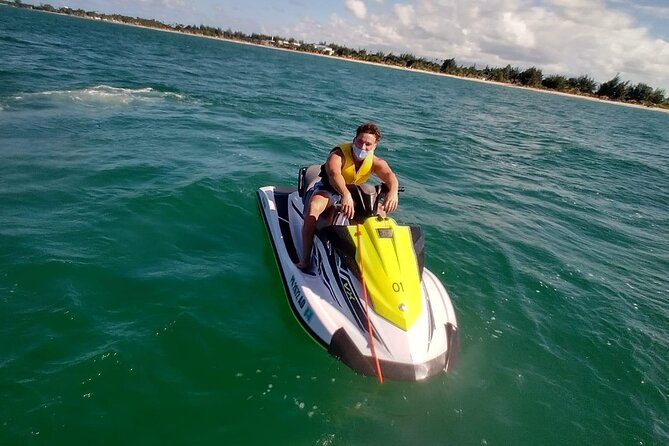 30 Minute Jet Ski Ride Along Isla Verde Beach - Tour Overview