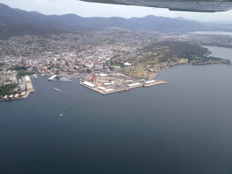 30 Minute Scenic Hobart Plane Flight - The Aircraft and Group Size