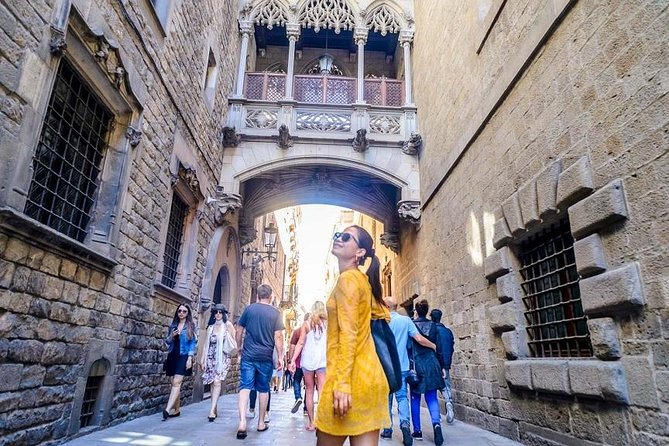 360º Barcelona: Old Town Walking, Helicopter Flight & Sailing Small Group Tour - Tour Overview and Pricing