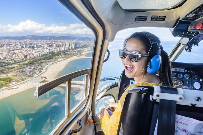 360º Barcelona: Old Town Walking, Helicopter Flight & Sailing Small Group Tour - Inclusions and Cancellation Policy
