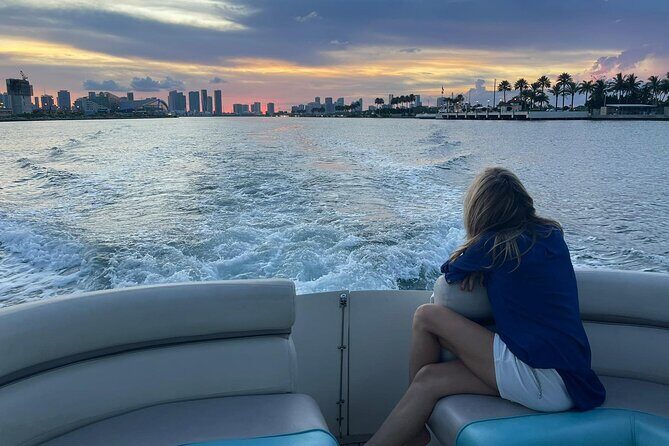 37ft Private Captained Yacht Rental - Up to 13 Happy Guests - An In-Depth Review of the Miami Yacht Experience