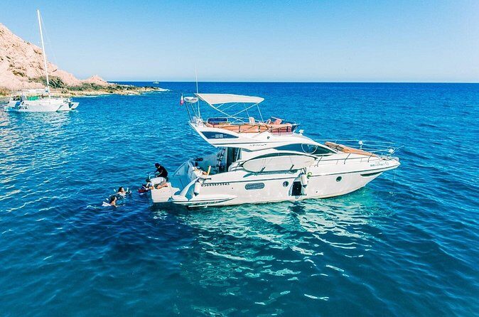38 feet Private Boat in Los Cabos. - The Sum Up