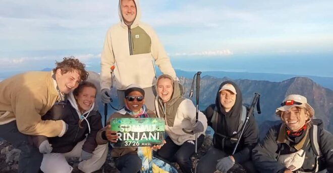 3d/2n Trekking Mount Rinjani Summit Lake and Hot Springs. - Experience and Scenery