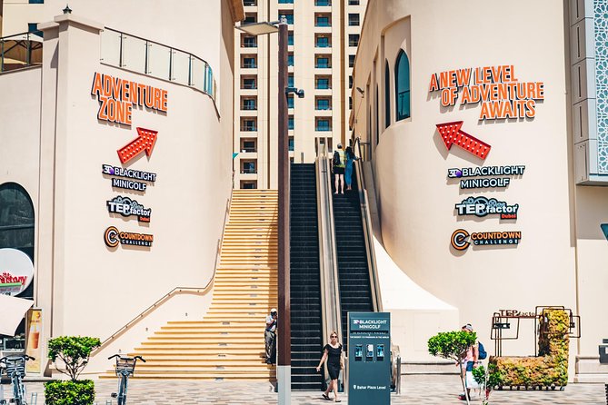 3d Blacklight Minigolf - Jbr / Marina Dubai - What to Expect: Accessibility and Amenities
