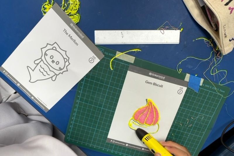 3D Pen Art Jamming Workshop in Singapore - Tracing templates before making your own design