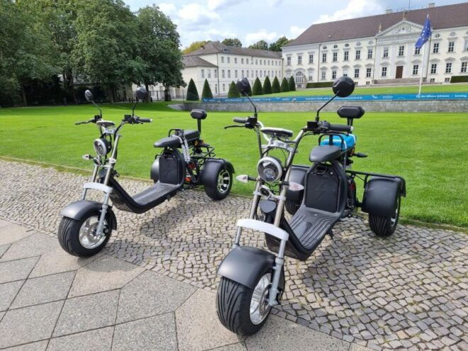 3H 2 People on Harley Trike Tour - Journey Through Berlins History and Culture