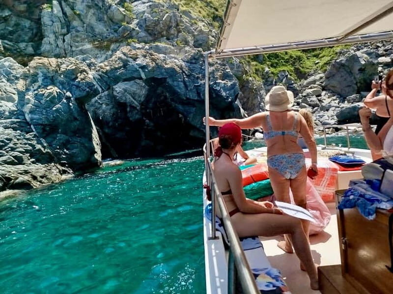 3h Scilla in Barca-Costa Viola tour: Caves-Cala Janculla - What Reviewers Say