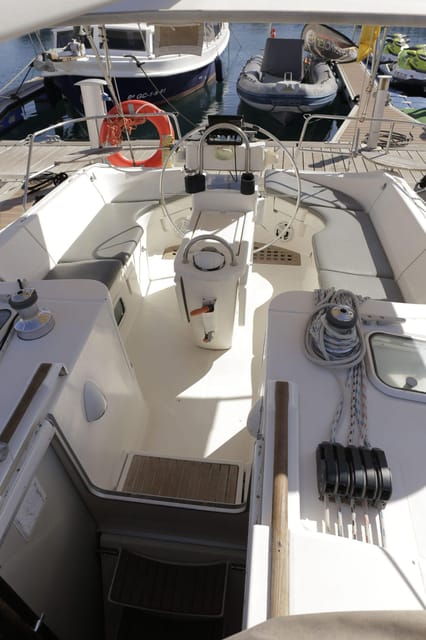 3h Whale Watching Share Tour Beneteau Oceanis 440 - Whale Watching Experience