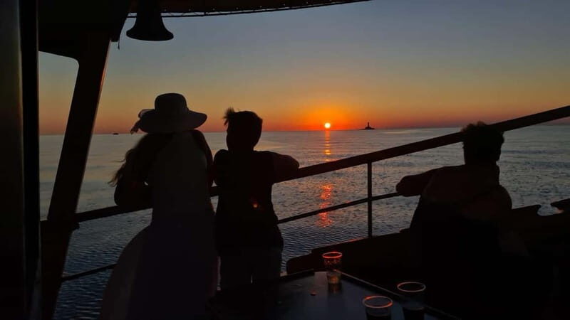 3hours Dolphin Sunset watching with unlimited drinks +dinner - A Detailed Look at the Experience