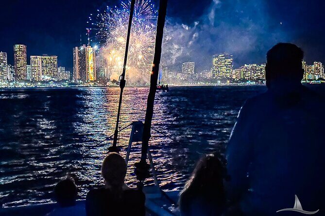 3hr Luxury Private Sailing Catamaran in Waikiki for 1 to 6 People - An In-Depth Look at the 3-Hour Luxury Private Sailing Experience